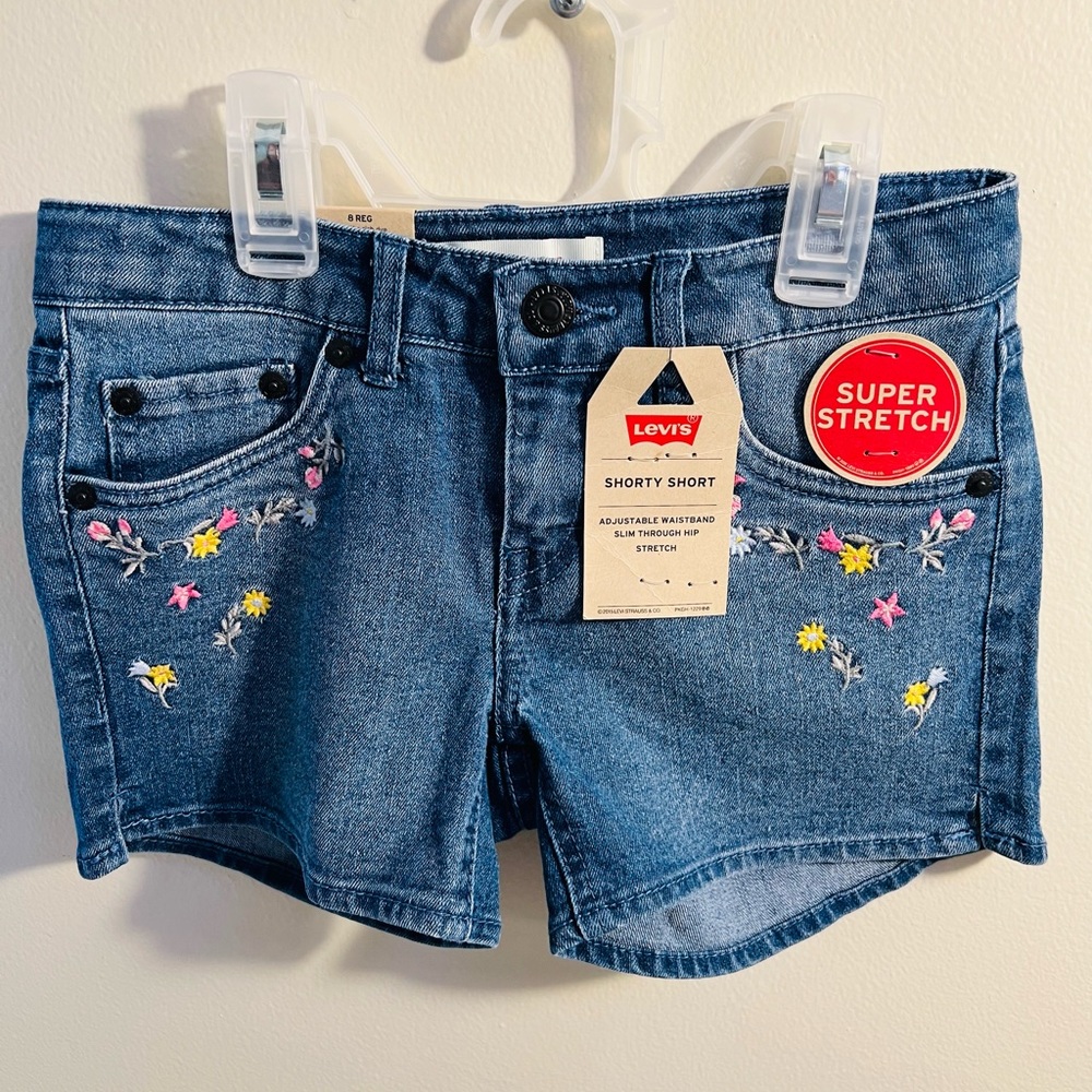 Levi’s girls shorts with design